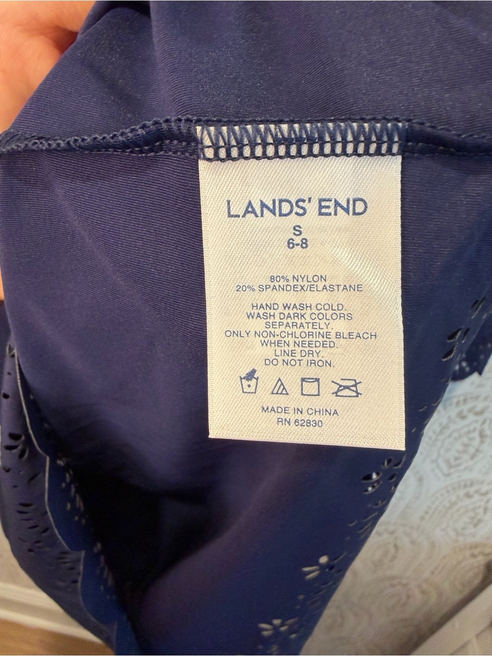 Lands’ End Navy Blue Shift Dress with Eyelet Cutout Details size Small (6-8) - Picture 4 of 8